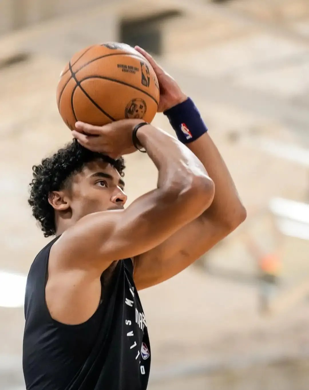 今夜新奥尔良鹈鹕备战NBA常规赛；队长鼓劲细节曝光；态度坚定；赛季目标并未改变的简单介绍